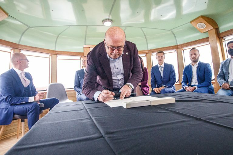 Pasirašytas šliuzo statybų memorandumas