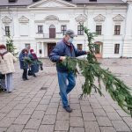 Eglišakių dalybos rotušės aikštėje