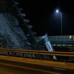 Įgriuvo statomo tilto konstrukcijos