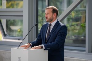 Valdo Adamkaus premija skirta Algirdui Reipui / VDU nuotr.