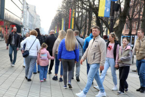 Antano ir Reginos šokis Laisvės alėjoje / M. Patašiaus nuotr.
