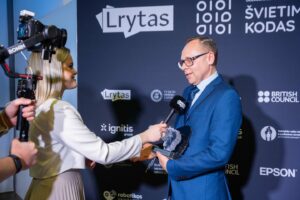 Forumas „Švietimo kodas“ ir „Lietuvos mokytojas 2025“ apdovanojimai / T. Bauro / R. Vilkelio ir G. Bitvinsko / lrytas nuotr.