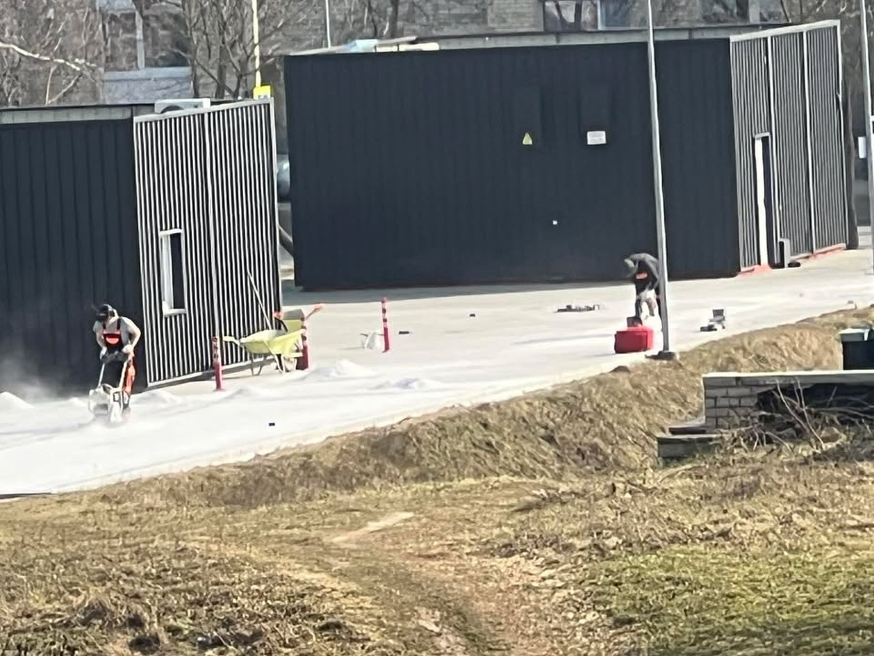 Dirbantys kauniečiai / Skaitytojo nuotr.