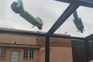 Paspirtukai S. Žukausko g. / Skaitytojos A. Gimbutytės nuotr.