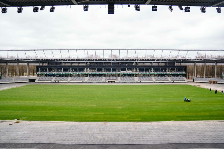 Dariaus ir Girėno stadione baigti vejos keitimo darbai / Dariaus ir Girėno stadiono nuotr.