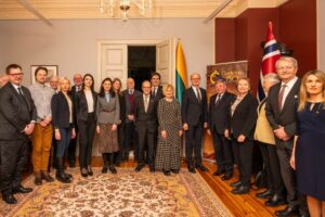 J. Krėpštai Norvegijoje įteiktas garbingas karaliaus Haraldo apdovanojimas / Lietuvos ambasados Norvegijoje nuotr.