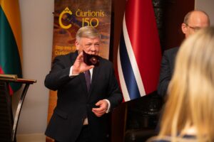 J. Krėpštai Norvegijoje įteiktas garbingas karaliaus Haraldo apdovanojimas / Lietuvos ambasados Norvegijoje nuotr.