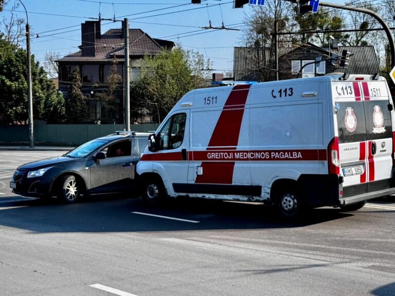 GMP automobilis pateko į avariją / Kas vyksta nuotr.