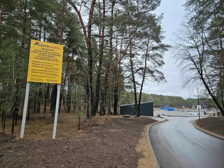 Rekonstrukcijos darbai Kauno marių įlankos prieplaukoje / skaitytojo nuotr.