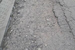 Ištrupėję šaligatviai Kaune / Skaitytojo nuotr.