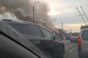 Gaisras Jurbarko gatvėje / Skaitytojų nuotr.