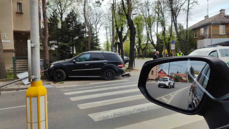Avarija Utenos g. / Skaitytojų nuotr.
