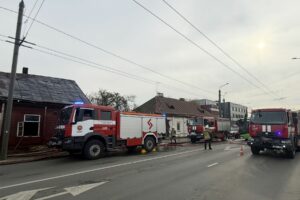 Gaisras Jurbarko gatvėje / BNS, E. Ovčarenko nuotr.