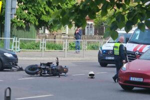 Motociklo avarija A. Juozapavičiaus pr. / Skaitytojos nuotr.