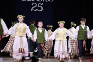 Tautinių šokių kolektyvo „Džiaukis“ renginys / KRS nuotr.
