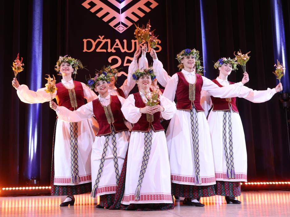 Tautinių šokių kolektyvo „Džiaukis“ renginys / KRS nuotr.