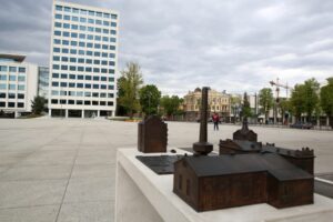 Vienybės aikštės ąžuolas / M. Patašiaus nuotr.