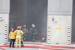 Gaisro Kauno kogeneracinėje jėgainėje gesinimo darbai / T. Biliūno / BNS nuotr.