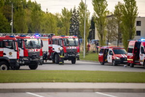 Gaisro Kauno kogeneracinėje jėgainėje gesinimo darbai / T. Biliūno / BNS nuotr.