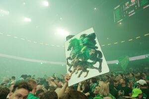 Žalgiriečių rankose – LKL taurė ir čempionų žiedai / R. Tenio nuotr.