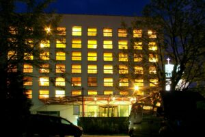 Parduodamas buvęs „Centre Hotel“ viešbučio pastatas Kaune / Organizatorių nuotr.