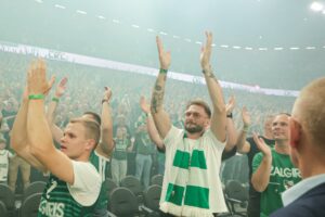 Žalgiriečių rankose – LKL taurė ir čempionų žiedai / R. Tenio nuotr.