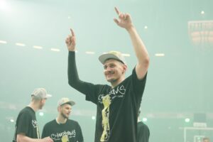 Žalgiriečių rankose – LKL taurė ir čempionų žiedai / R. Tenio nuotr.
