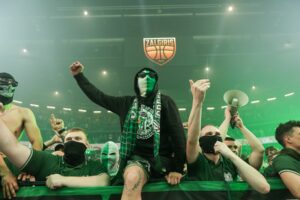 Žalgiriečių rankose – LKL taurė ir čempionų žiedai / R. Tenio nuotr.