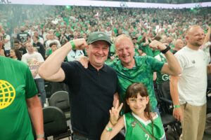 Žalgiriečių rankose – LKL taurė ir čempionų žiedai / R. Tenio nuotr.