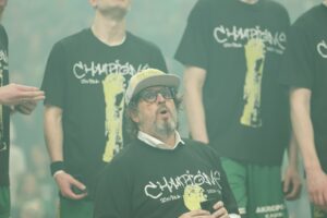 Žalgiriečių rankose – LKL taurė ir čempionų žiedai / R. Tenio nuotr.