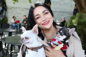 Monika Falcon su augintiniu Elviu / M. Patašiaus nuotr.