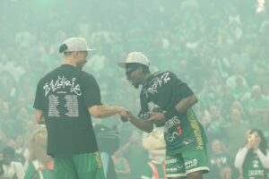 Žalgiriečių rankose – LKL taurė ir čempionų žiedai / R. Tenio nuotr.