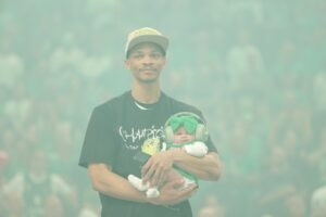 Žalgiriečių rankose – LKL taurė ir čempionų žiedai / R. Tenio nuotr.