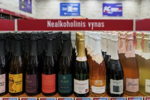 Jonučiuose duris atvėrė „Vynoteka“ / R. Tenio nuotr.