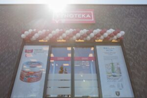 Jonučiuose duris atvėrė „Vynoteka“ / R. Tenio nuotr.
