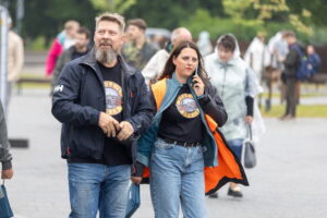 Į „Guns N&#039; Roses“ koncertą plūsta gerbėjai / T. Biliūno / BNS nuotr.