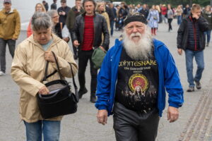 Į „Guns N&#039; Roses“ koncertą plūsta gerbėjai / T. Biliūno / BNS nuotr.